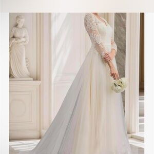 Elegant White Lace Wedding Dress